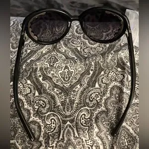 NWOT Chloe Oval Sunglasses Chloe | Accessories | Nwot Chloe Oval Ce652s Sunglasses  main image 3